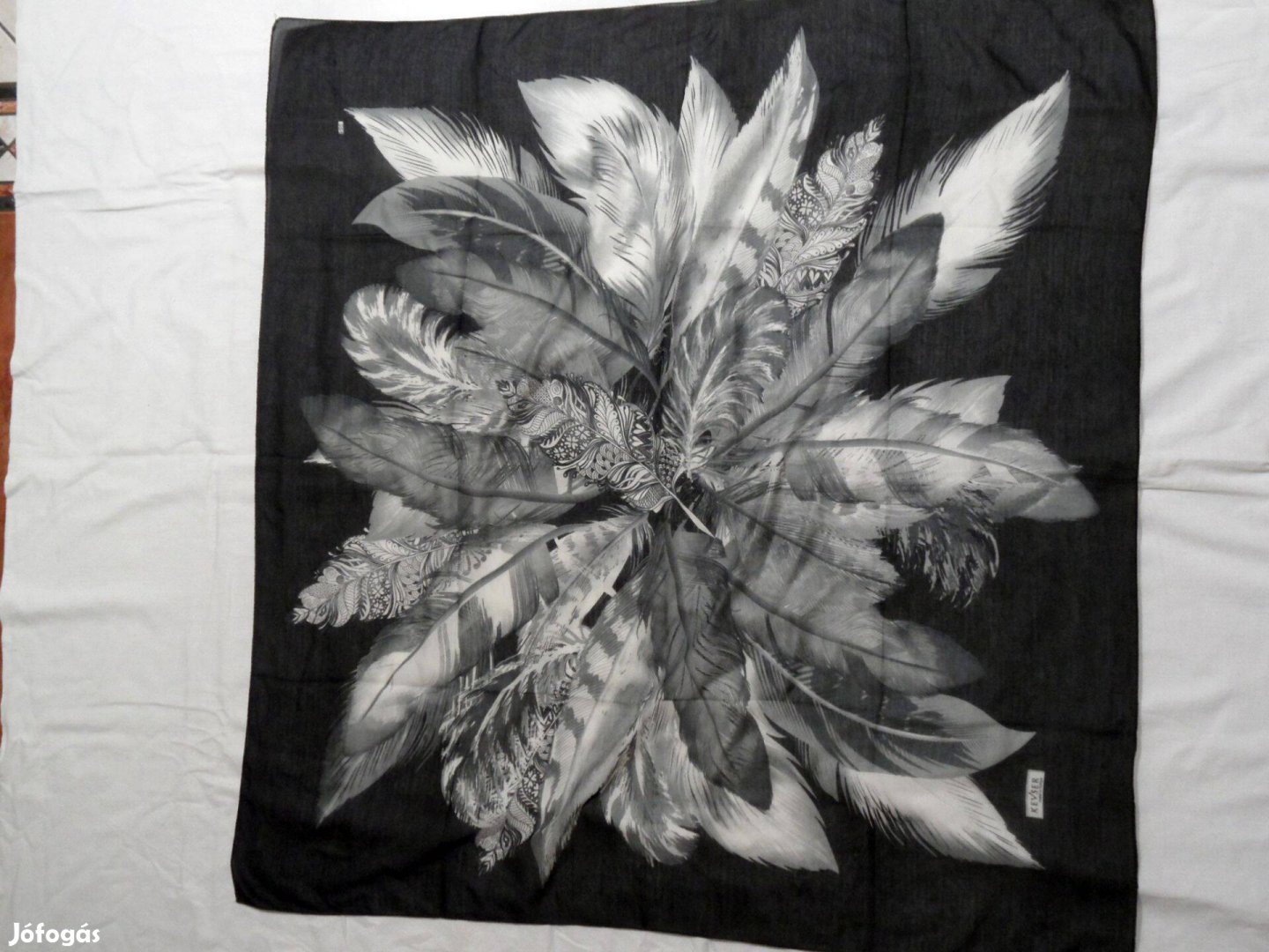 Kevser madártoll mintás női kendő, sál