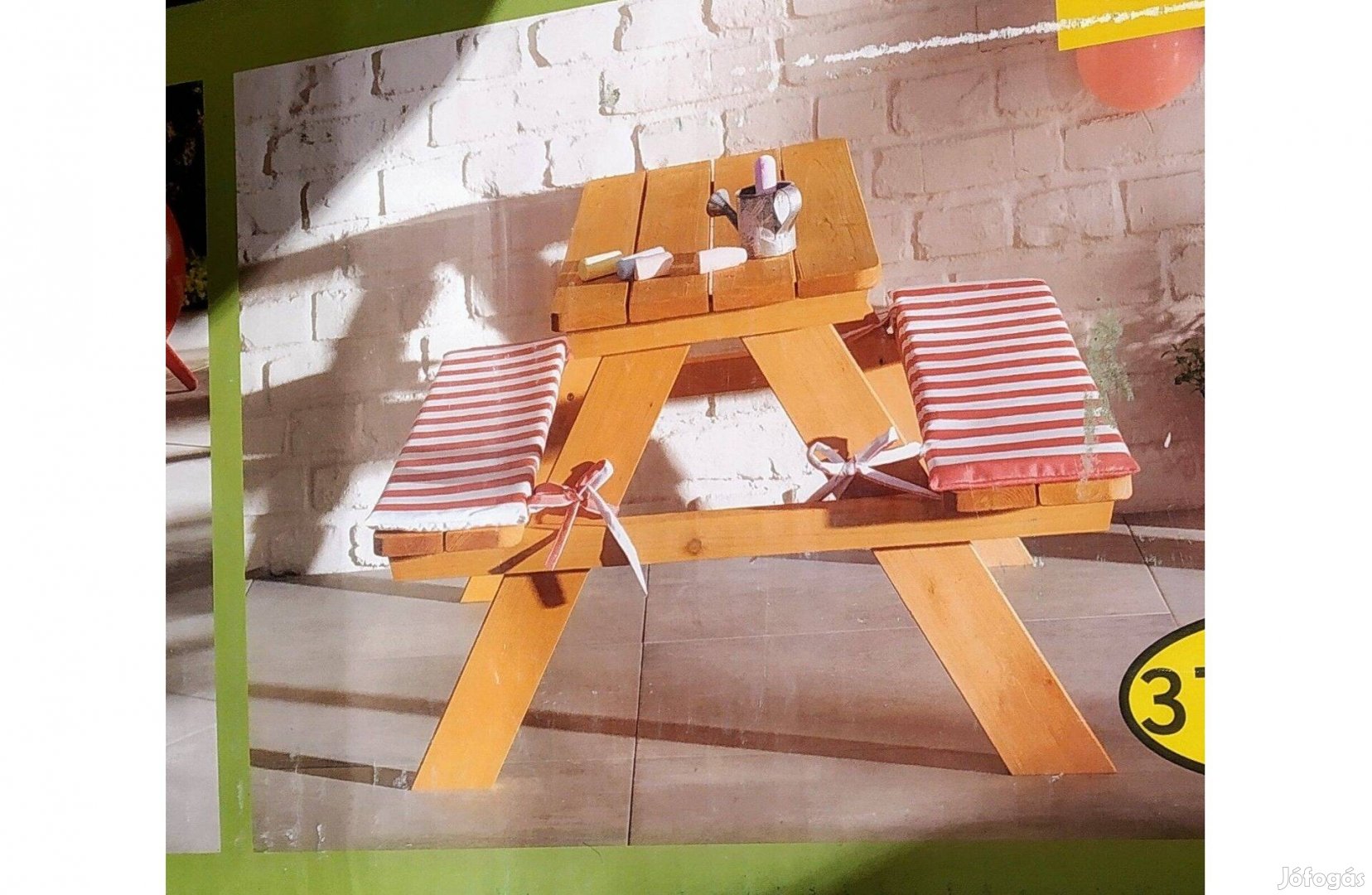 Kezelt Fa Gyerek Asztal És PAD Készlet 90X60X50 CM Párnákkal Igényes