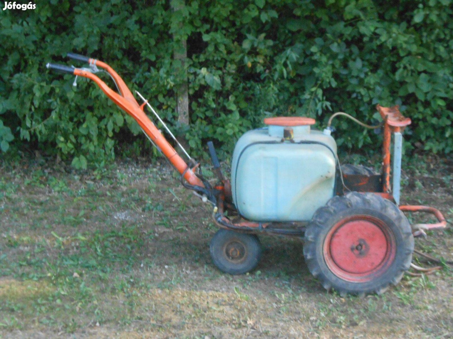 Kézi-3 kerekű benzines permetező motor nélkűl,nagyon olcsón