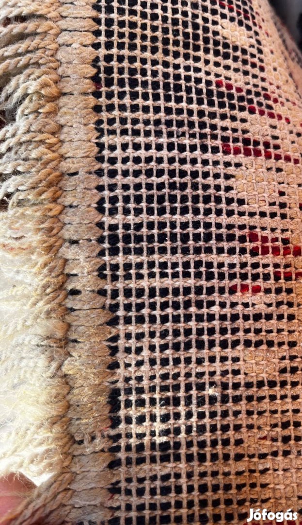 Kézi csomózású szőnyeg