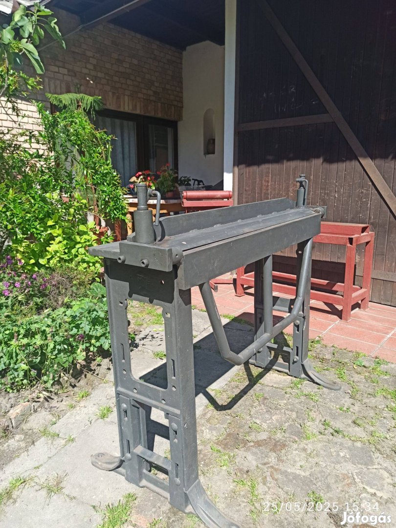 Kézi lemezhajlító (1100 mm) + lemezvágó (370 mm) + görgős állvány