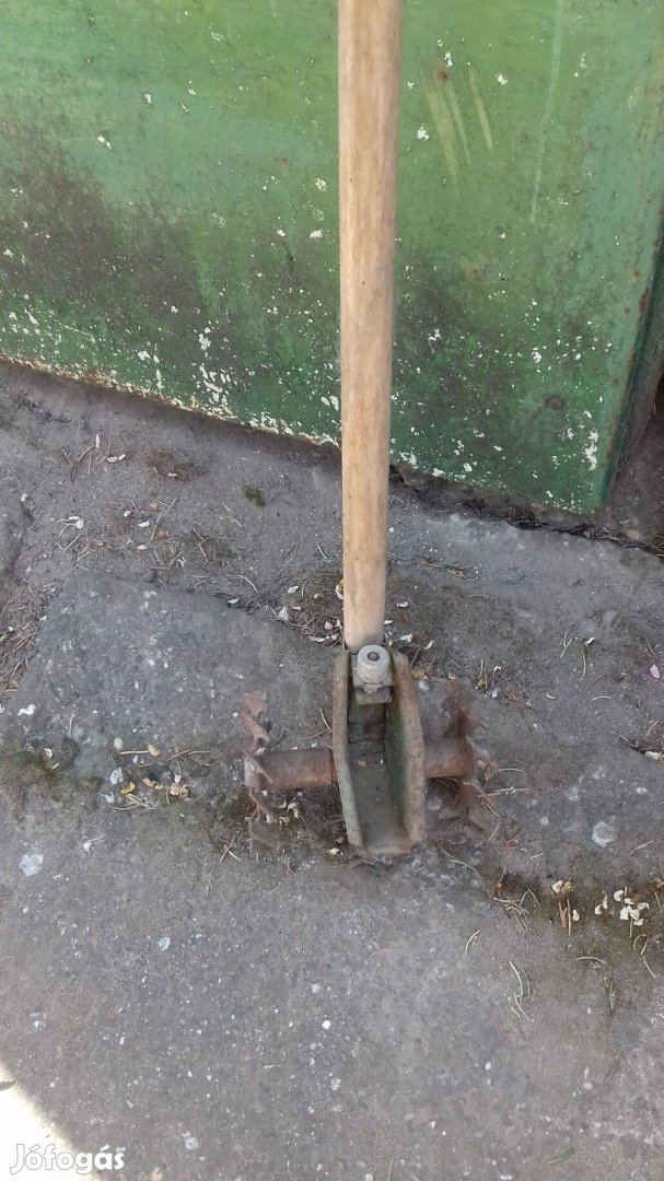 Kézi rotáló vetőgép állítható a magok méretéhez nyéllel