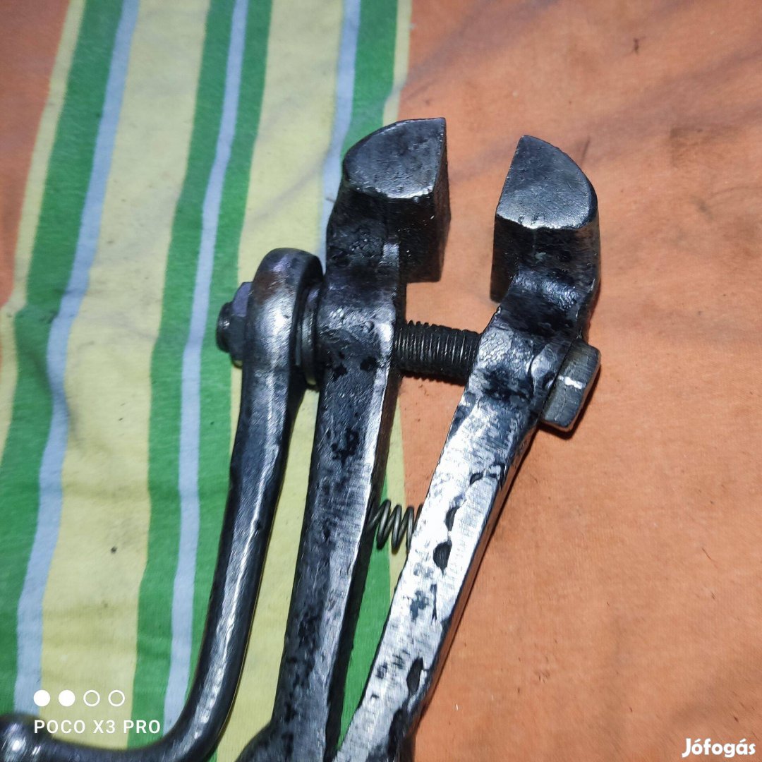 Kézisatu kulccsal szerszám alkatrész