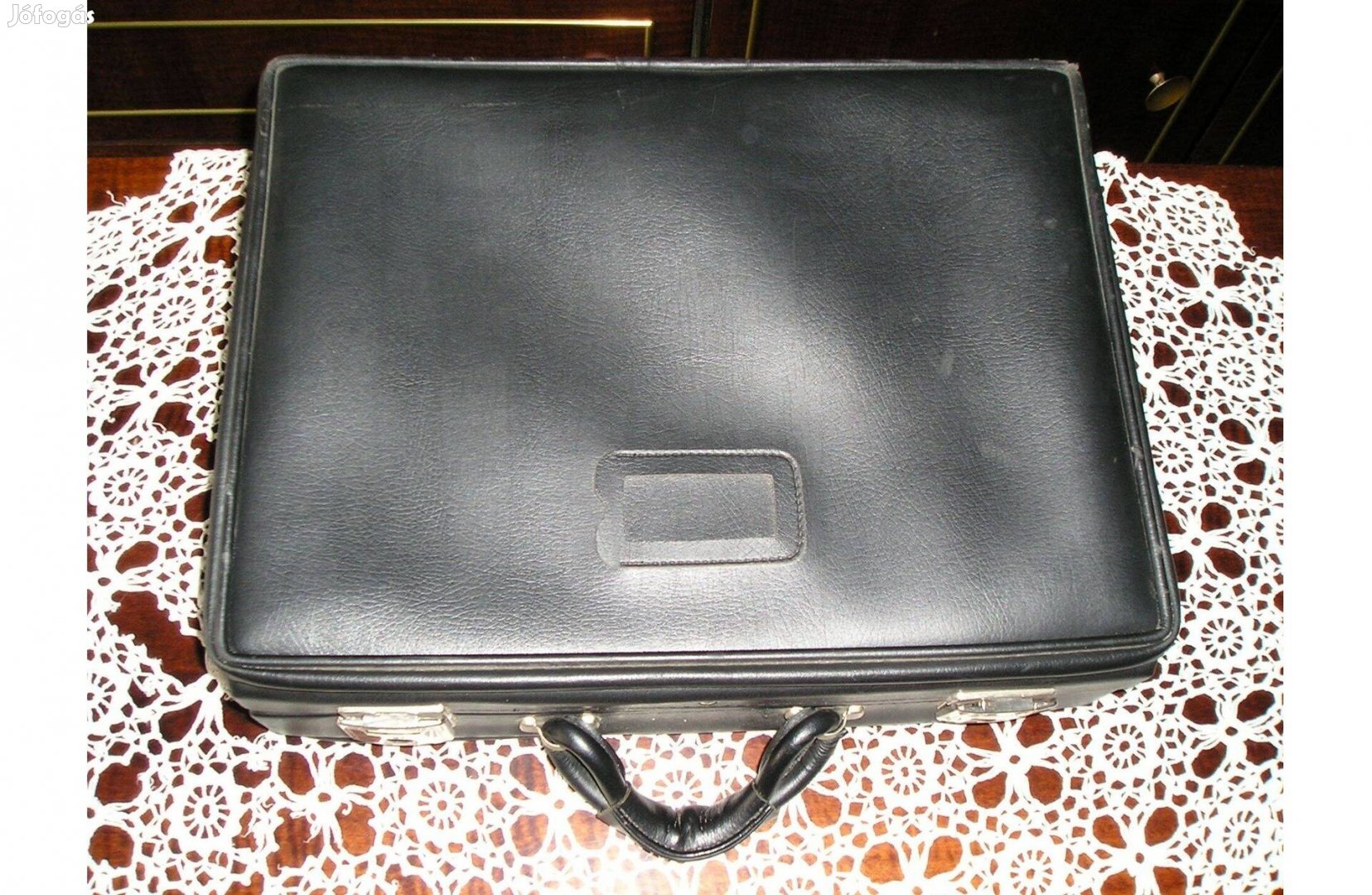 Kézitáska, kisbőrönd - 45 x 33 x 18 cm