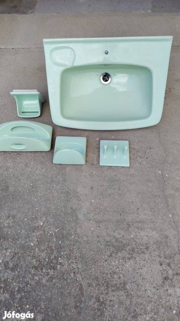 Kézmosó kiegészítőkkel