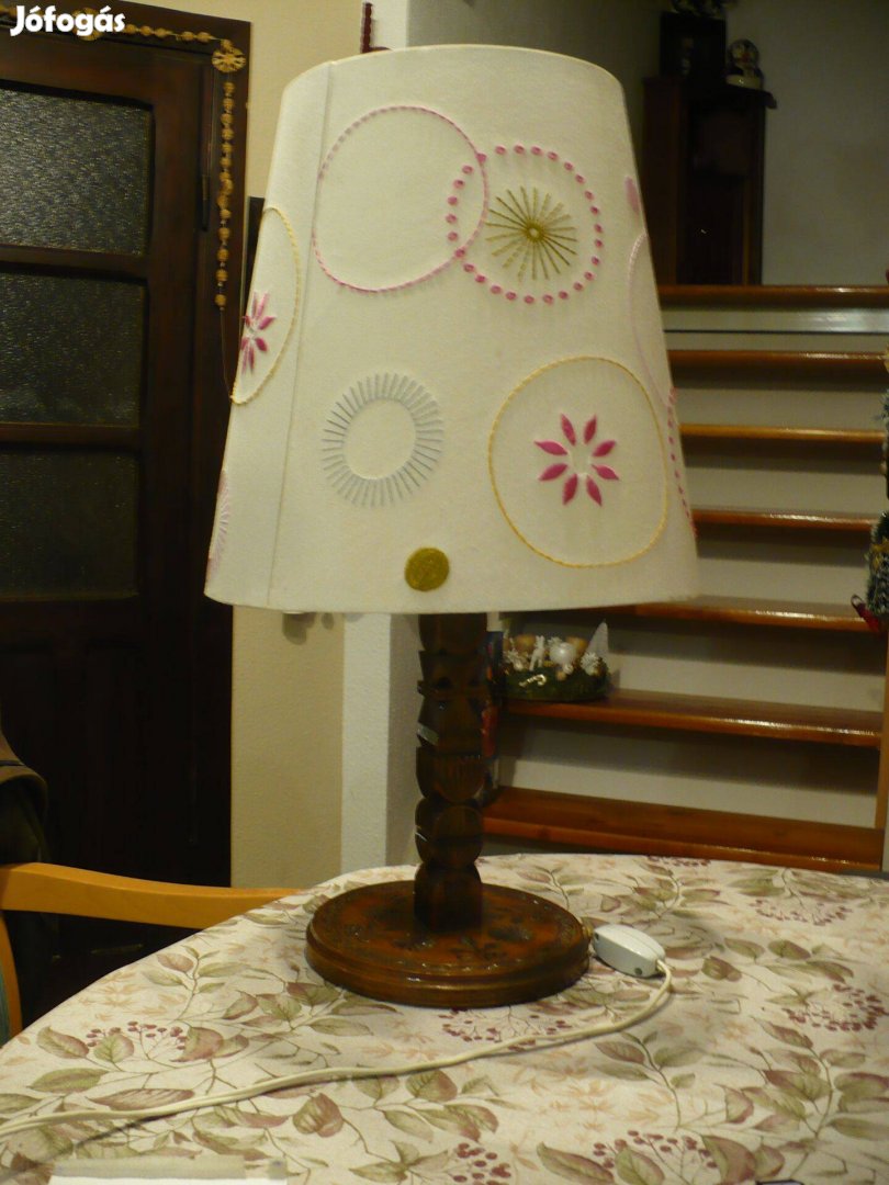 Kézműves faragott asztali lámpa, több termék egy helyről