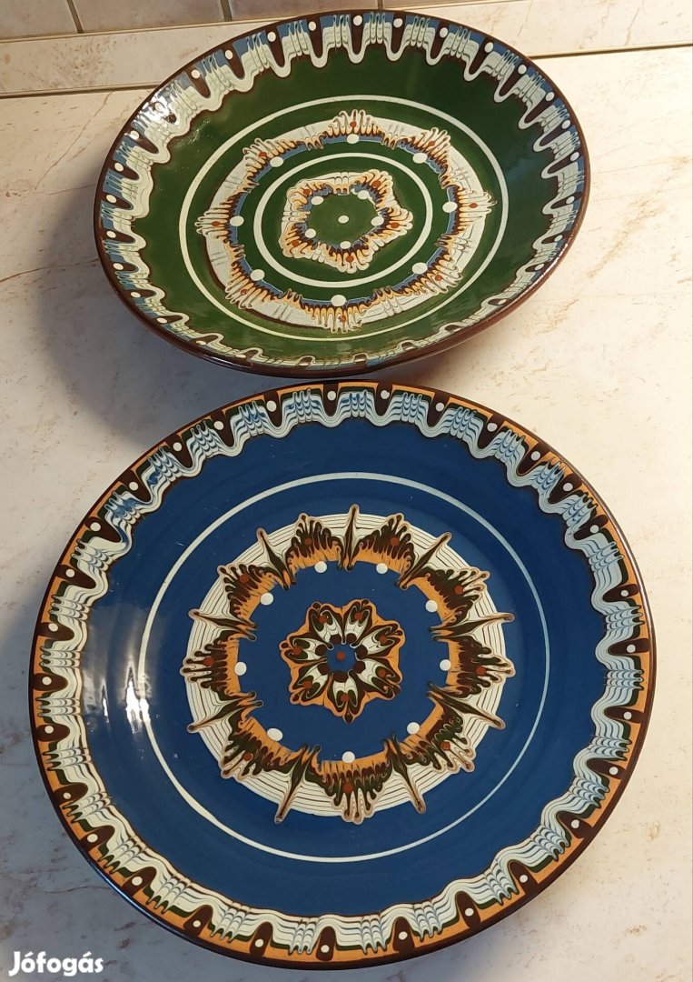 Kézműves kerámia fali tányér 2 db együtt eladó 