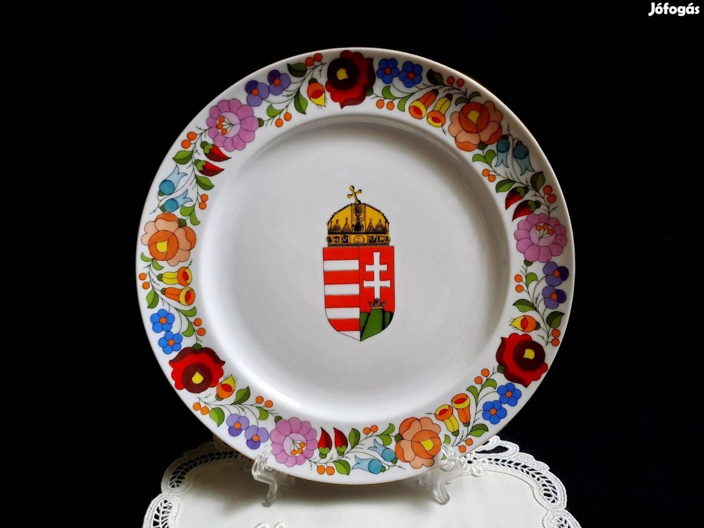 Kézzel festett Kalocsai porcelán falitál, tányér Magyar címerrel 24 cm