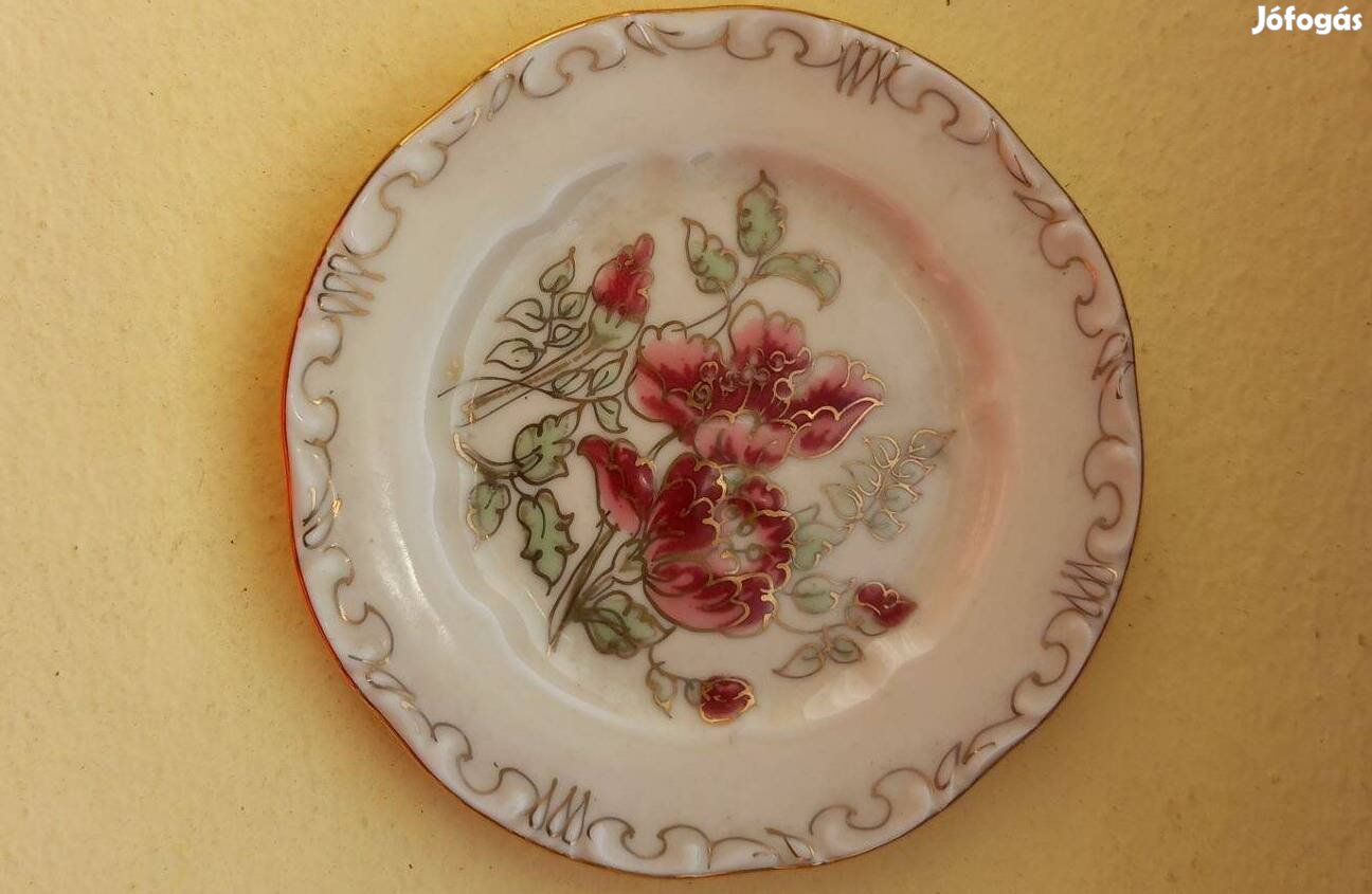 Kézzel festett Zsolnay kicsi tányér, virágos, hibátlan