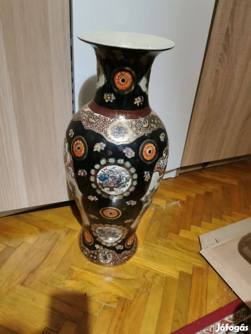 Kézzel festett álló váza