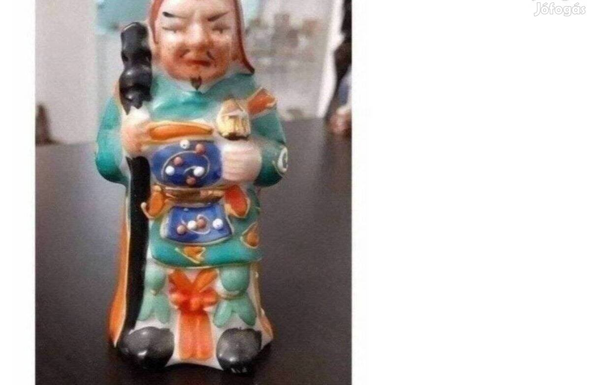 Kézzel festett keleti porcelán figura