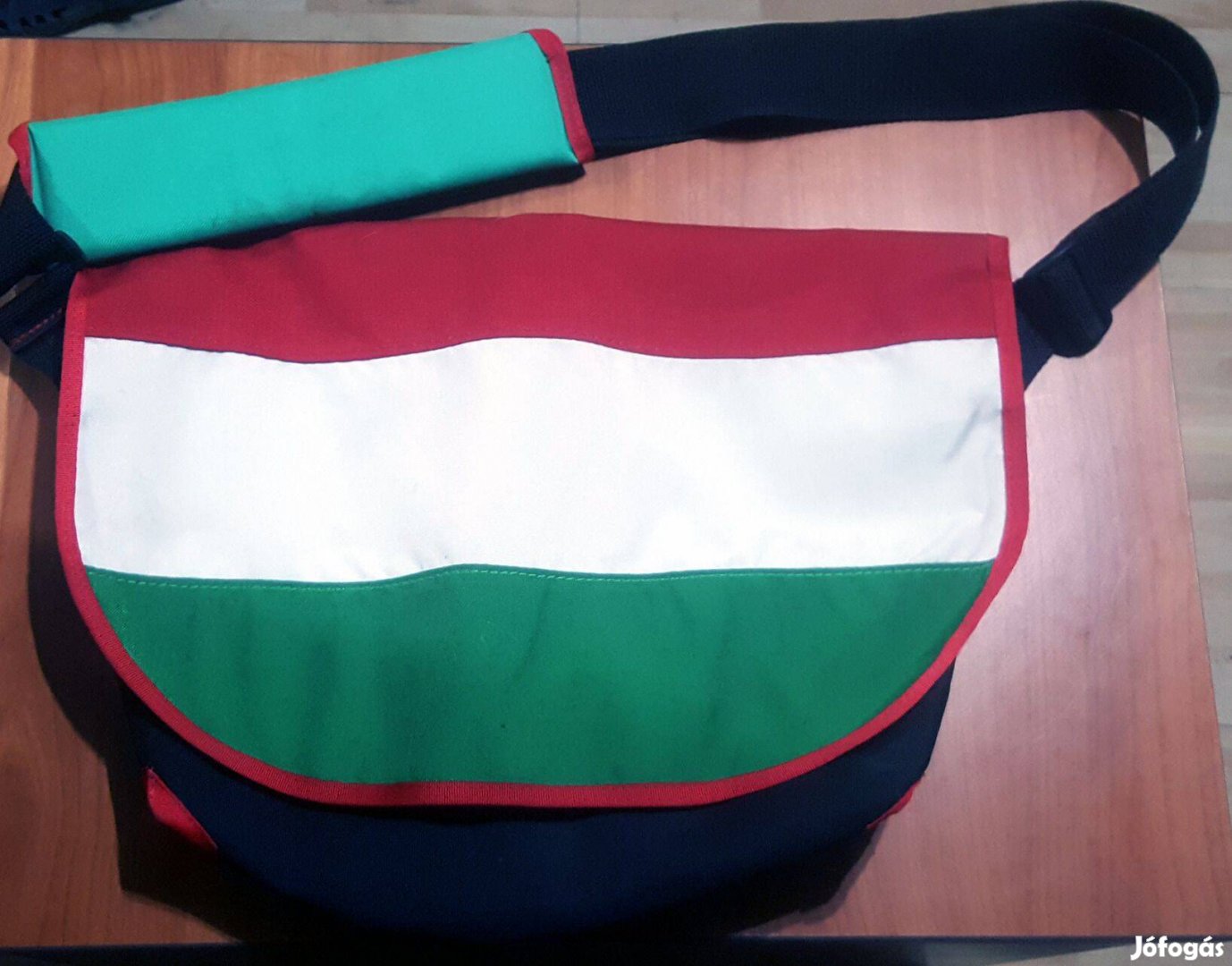 Kézzel készült, egyedi Bagaboo Teenage Dirtbag oldaltáska új