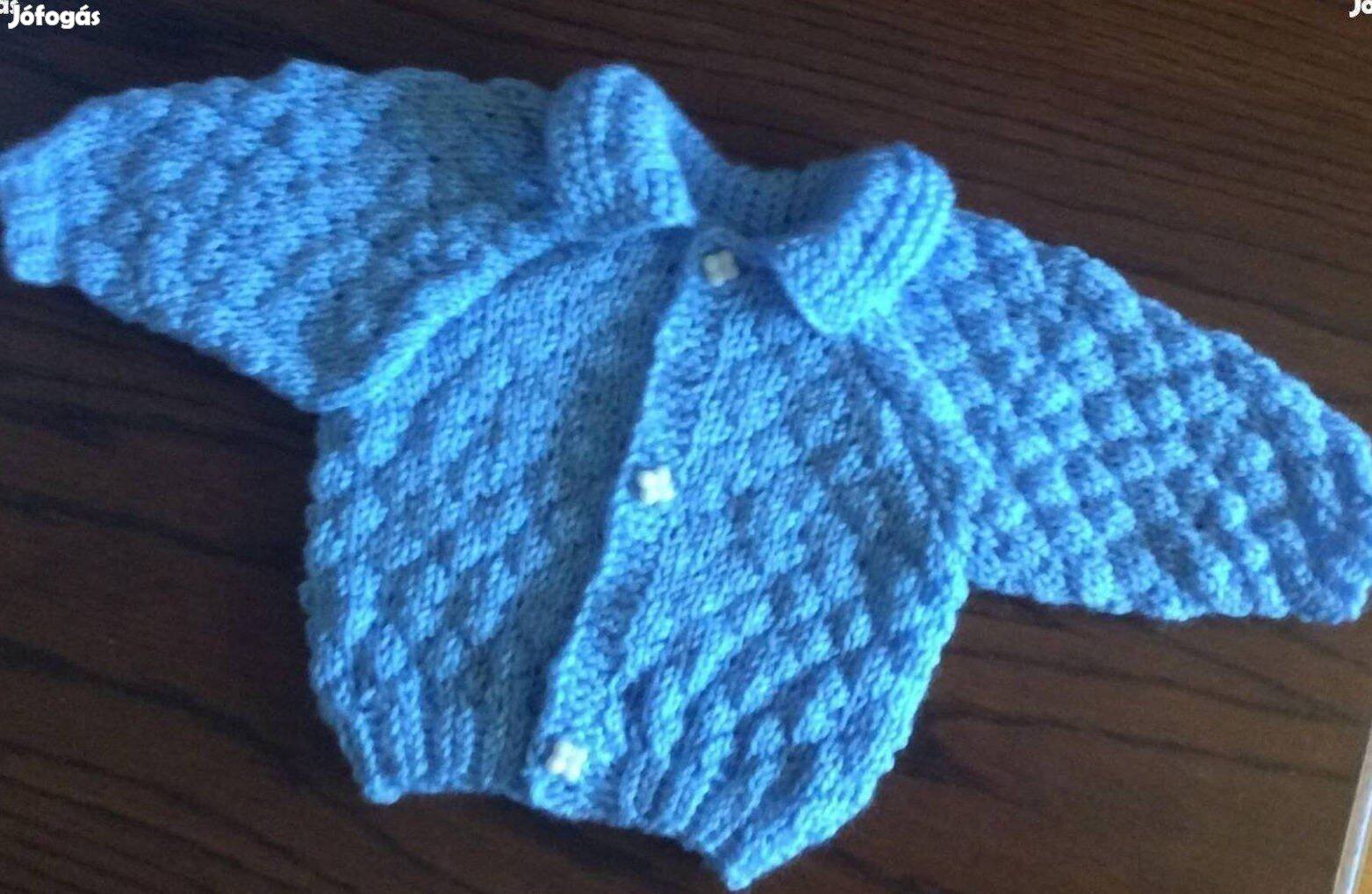 Kézzel kötött bébi kiskabát eladó