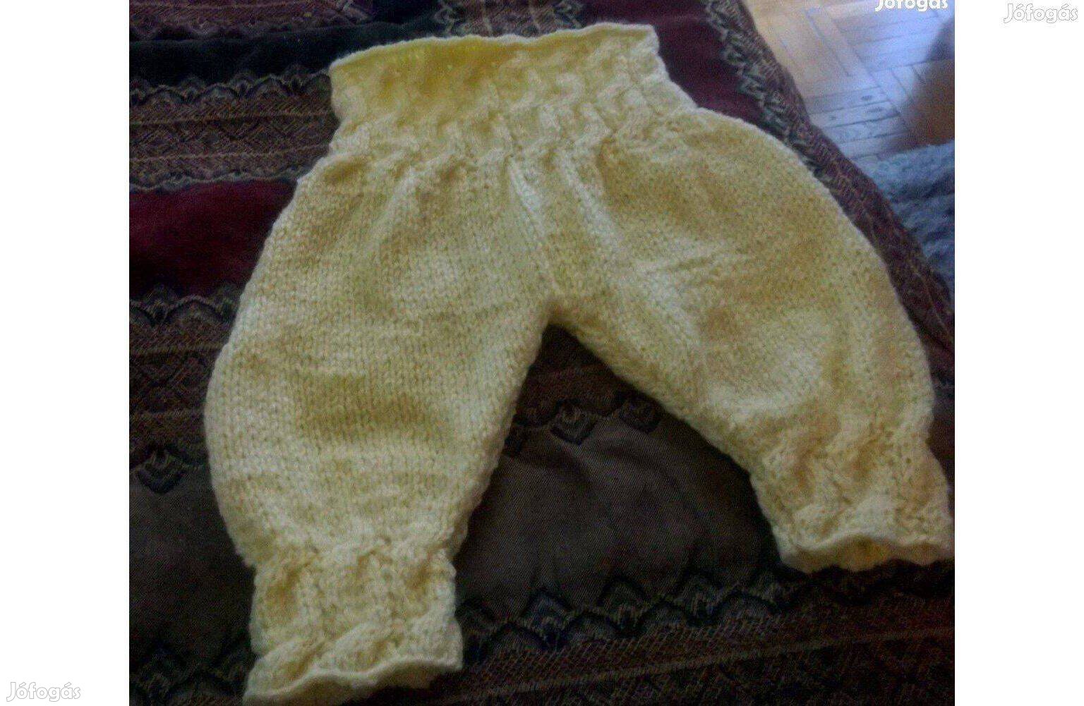 Kézzel kötött bébi nadrág eladó