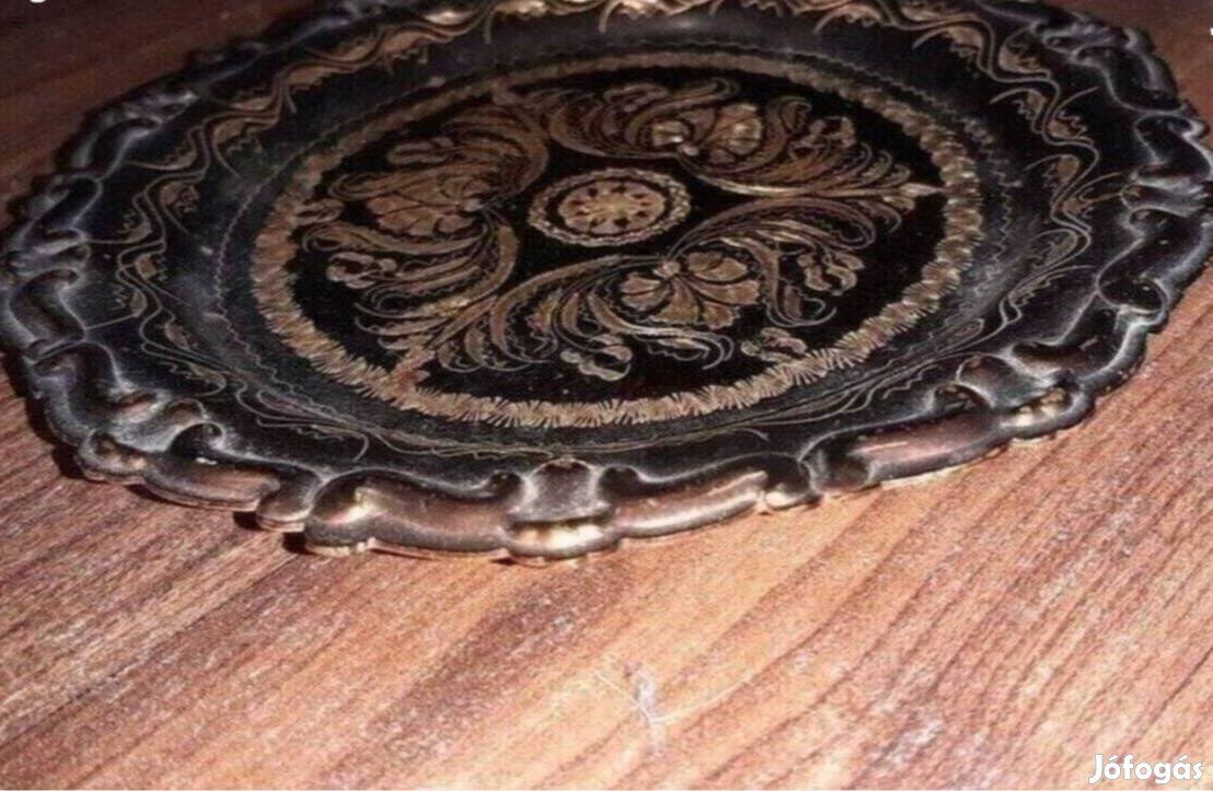 Kézzel vésett réz tányér