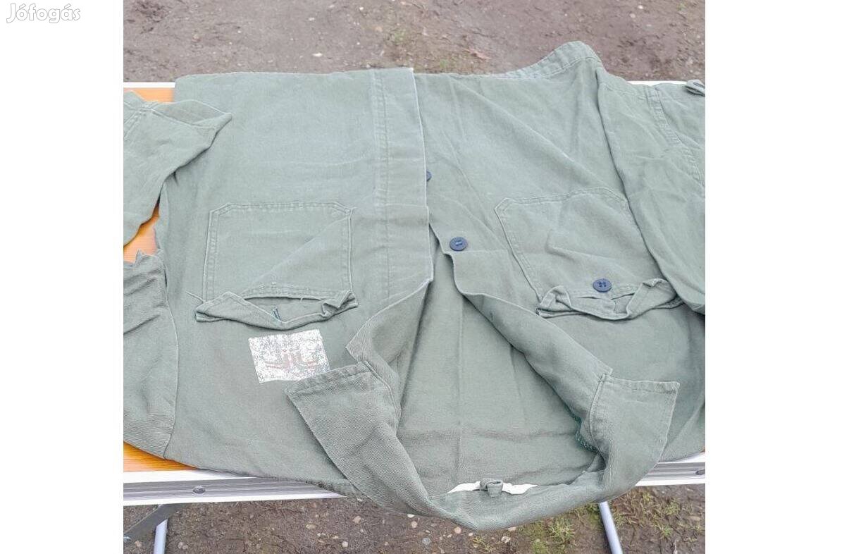 Khaki színű kabát