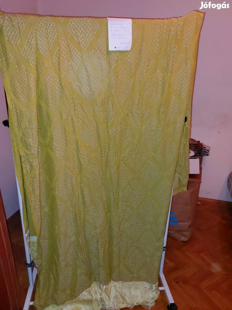 Khakizöld fényes draperia