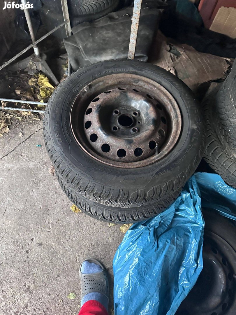 Kia 14" Lemez Felni és Dísztárcsa