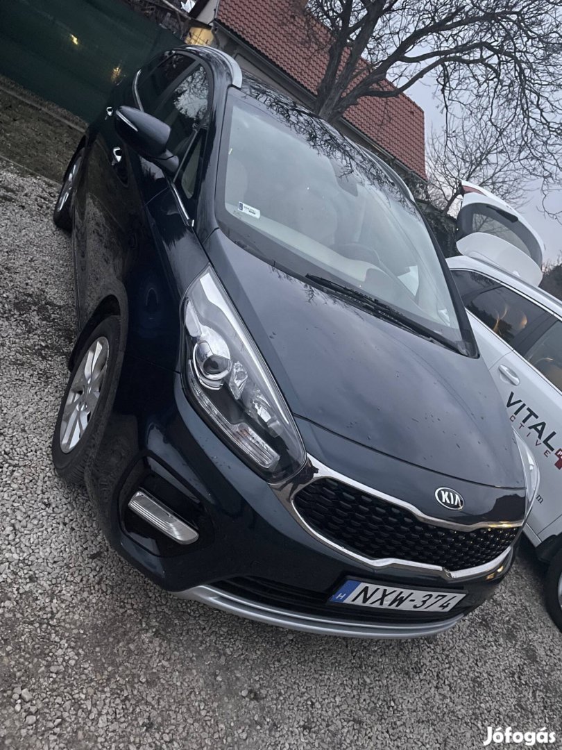 Kia Carens 7 személyes Panoramatető