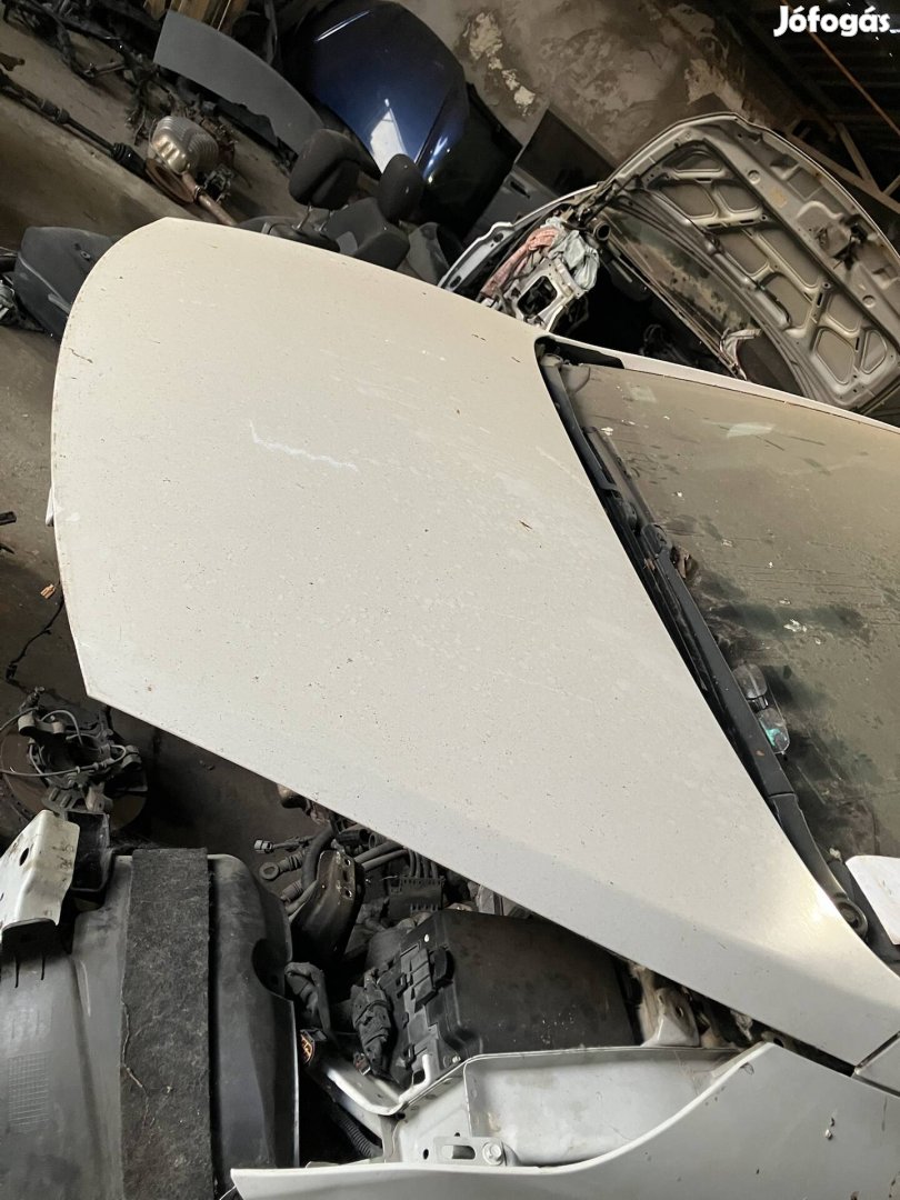 Kia Carens RP motorháztető