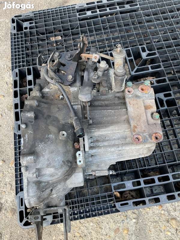 Kia Carens UN váltó CRDI 4300024450-BON