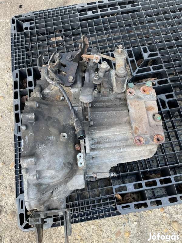Kia Carens UN váltó CRDI 4300024450-BON