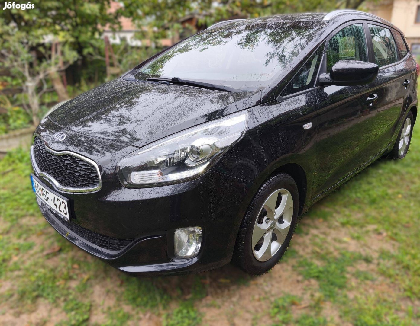 Kia Carens törésmentes igazolt km szép fekete gyári fényezés