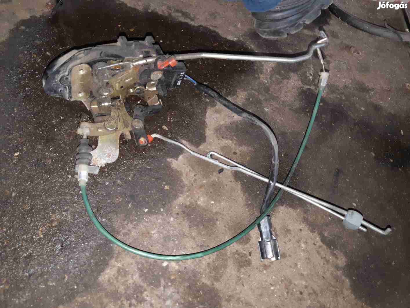 Kia Carnival II Bal Első Ajtó Zárszerkezet Központizár Motor