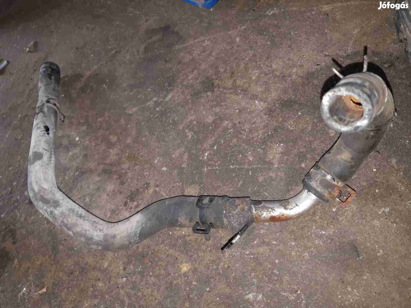 Kia Carnival II Vízcső