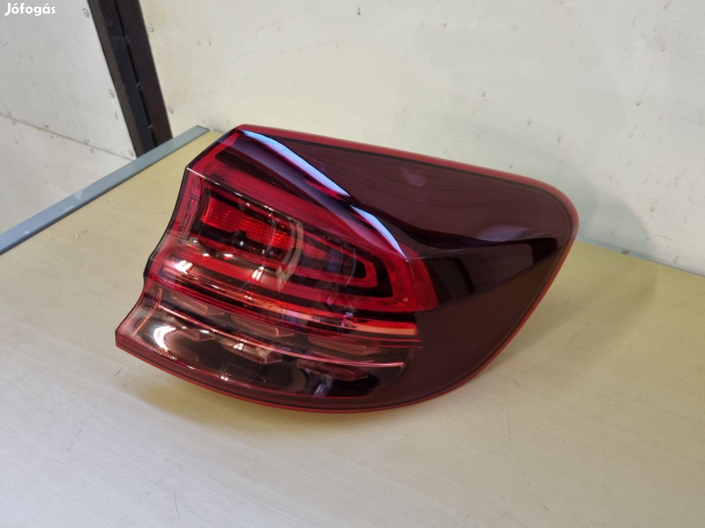 Kia Ceed 3 III Kombi jobb hátsó lámpa 92402J7150