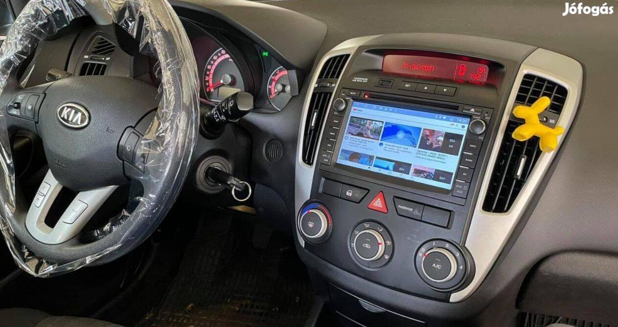 Kia Ceed Carplay Multimédia Android GPS Rádió Tolatókamerával