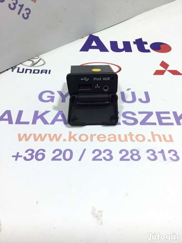 Kia Ceed ED Hyundai i30 FD aux ipod csatlakozó 961201H550-BON