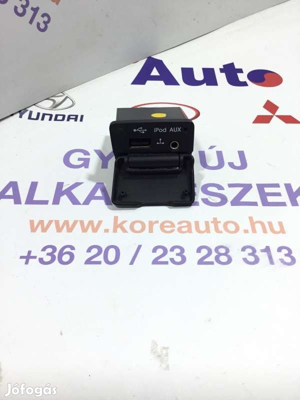 Kia Ceed ED Hyundai i30 FD aux ipod csatlakozó 961201H550-BON