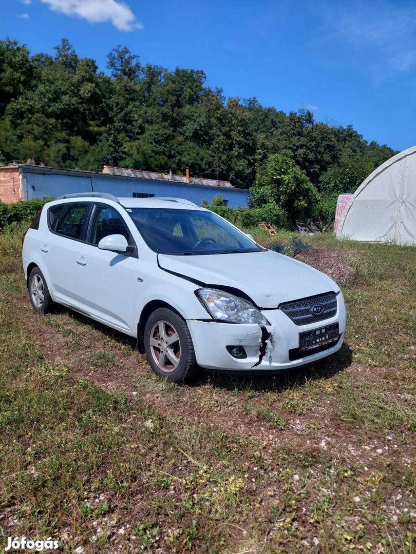 Kia Ceed bontott alkatrészek