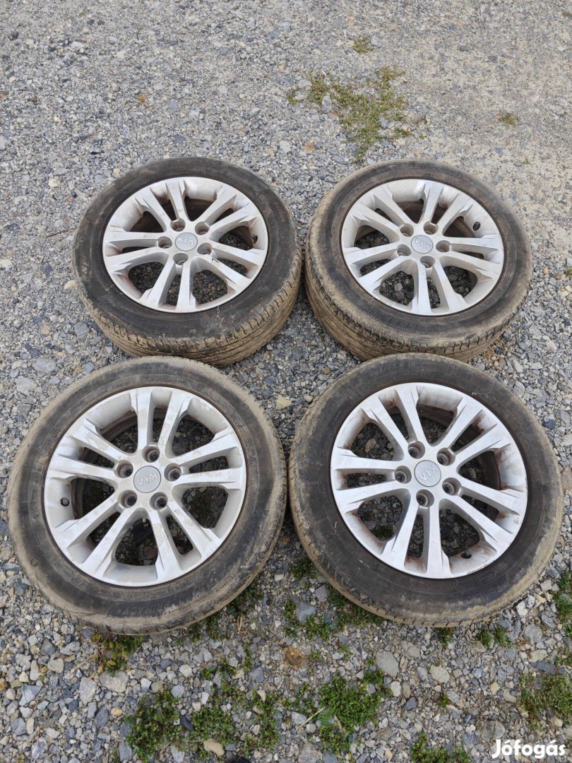 Kia Ceed gumiabroncs felnivel. 205/55 R16 Michelin