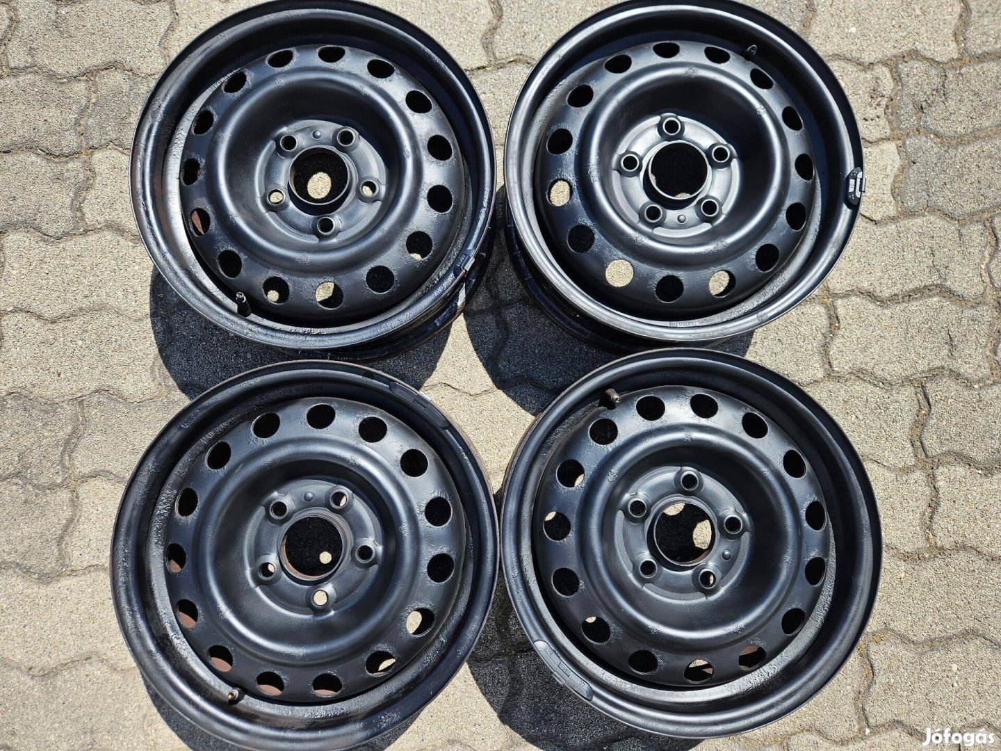 Kia Hyundai Mazda 4db lemezlefni 5x114.3 R15