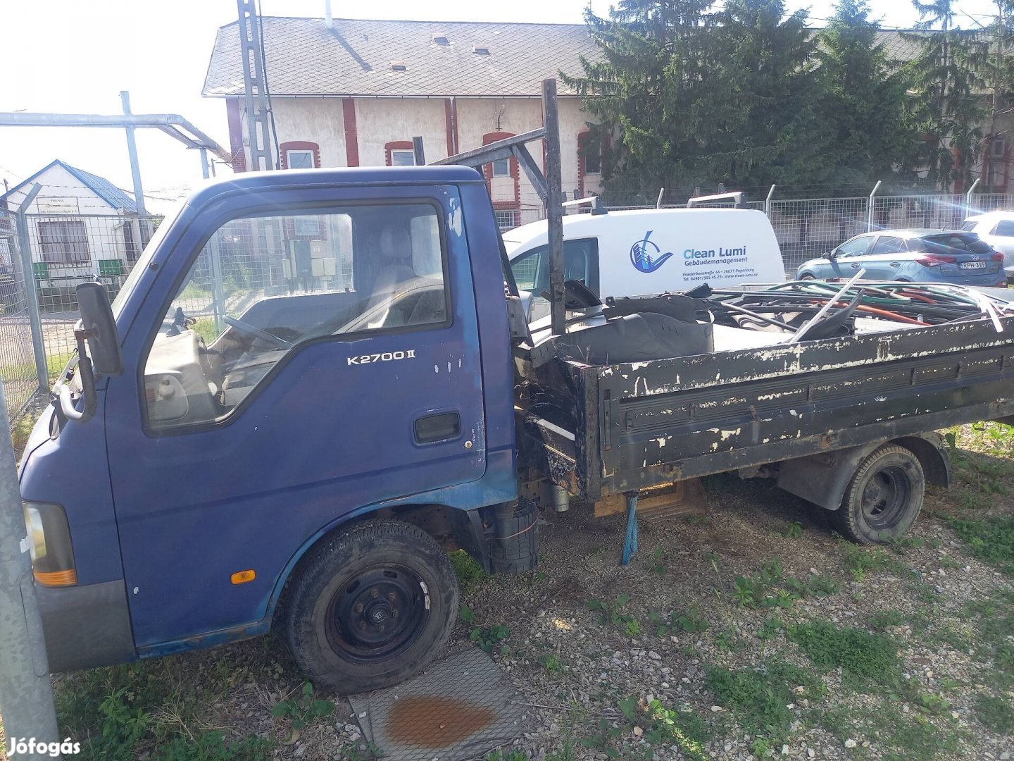 Kia K2700 platós üzemképes okmányok nélkül eladó.