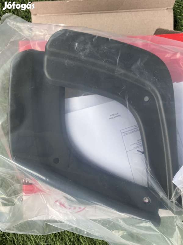 Kia Niro hátsó sárfogó gumi készlet J2F46AK100