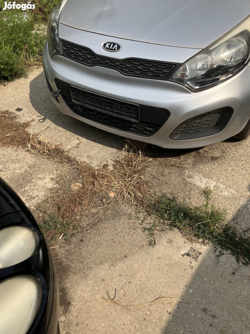 Kia Rio UB első lökhárító kompletten