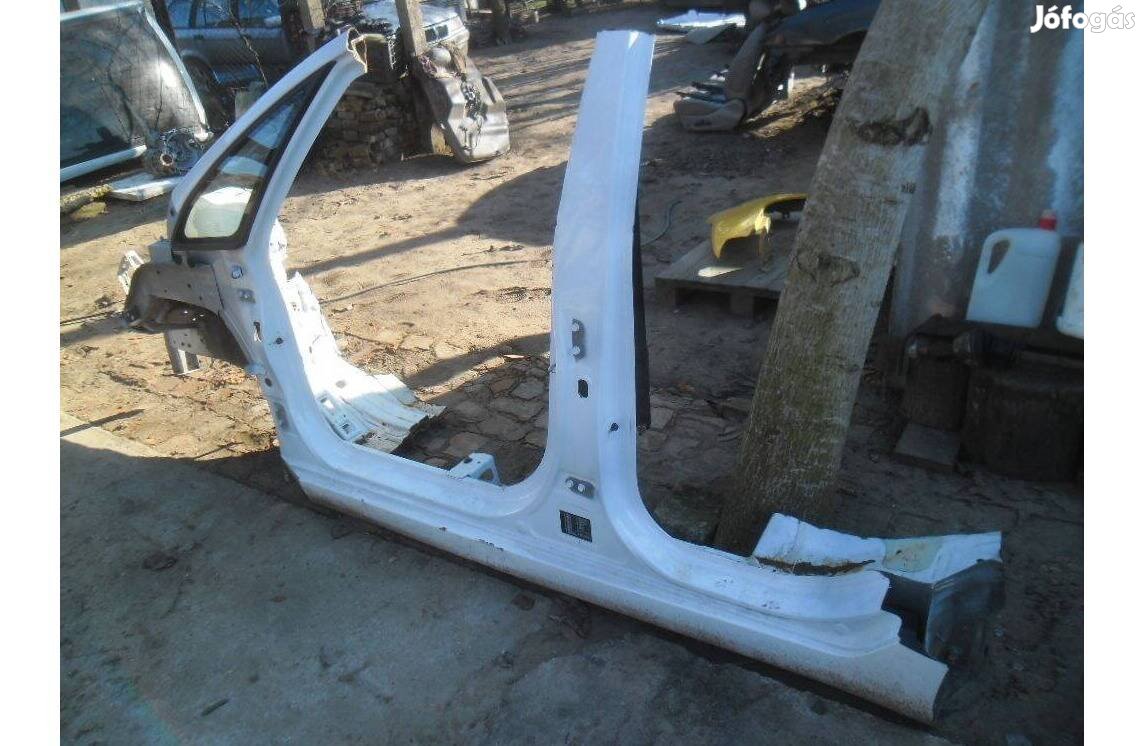Kia Venga bal küszöb + b oszlop