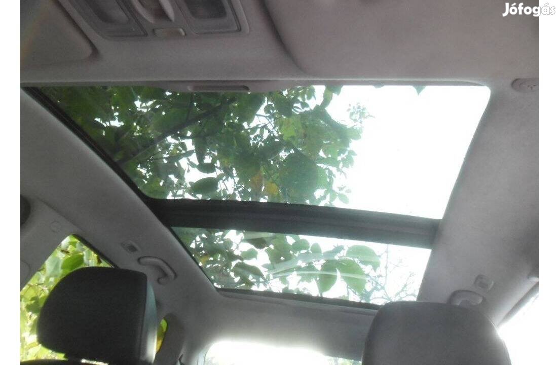 Kia Venga utastér panoráma üveg tető