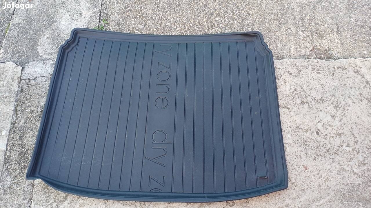 Kia Xceed csomagtértálca 