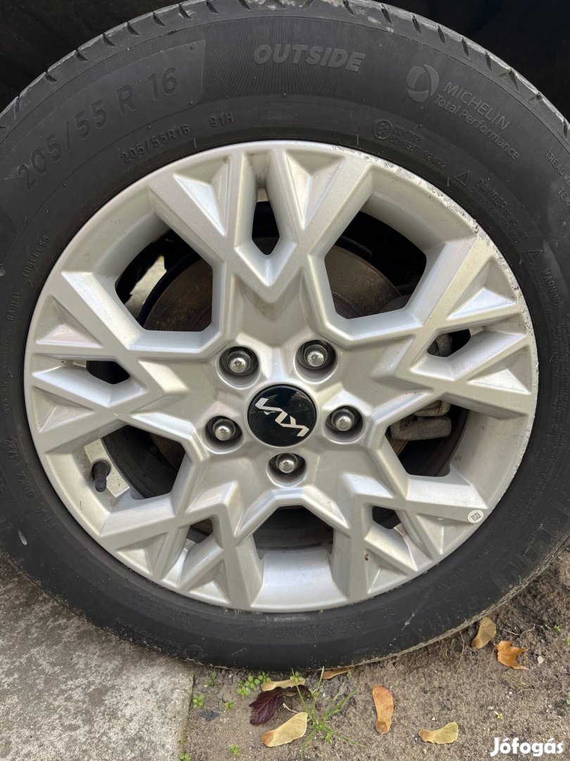 Kia ceed gyári alufelni 1 db padkanyomos 