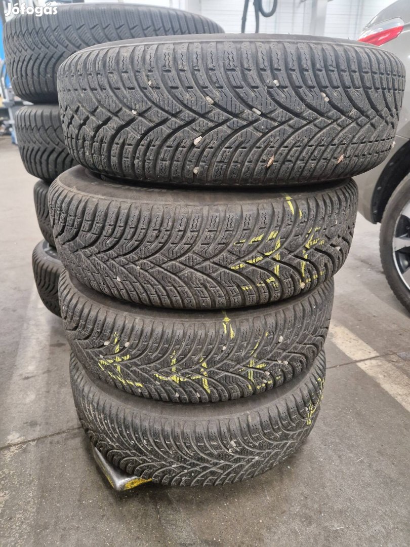 Kia felnik 175/65 R14-es téli gumi garnitúrával