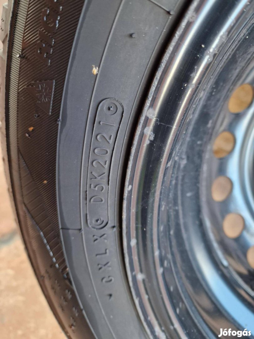 Kia stonic Felni 80-90 % téli gumival
