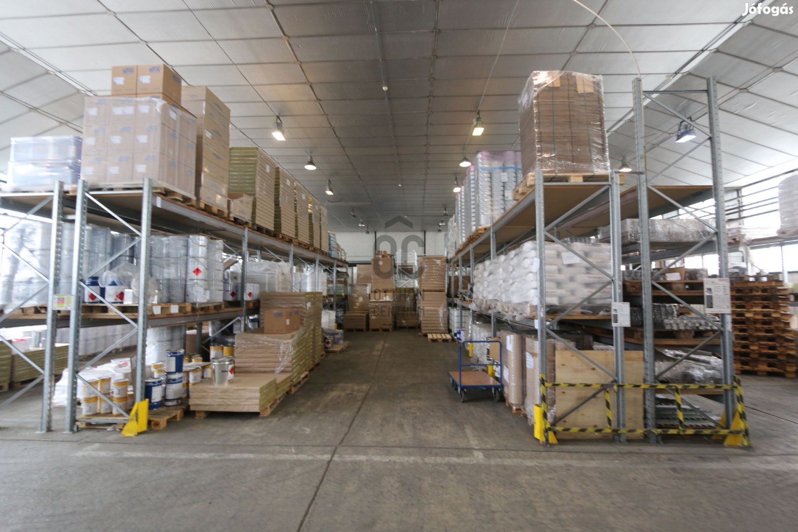 Kiadó 1293 m2-es raktárcsarnok Gödön!