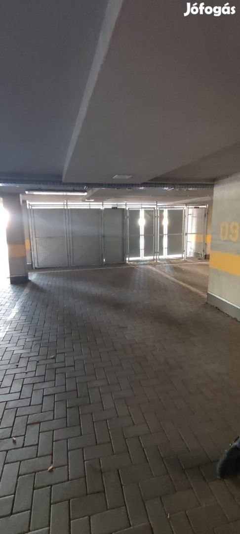 Kiadó 20 m2 teremgarázs, Debrecen