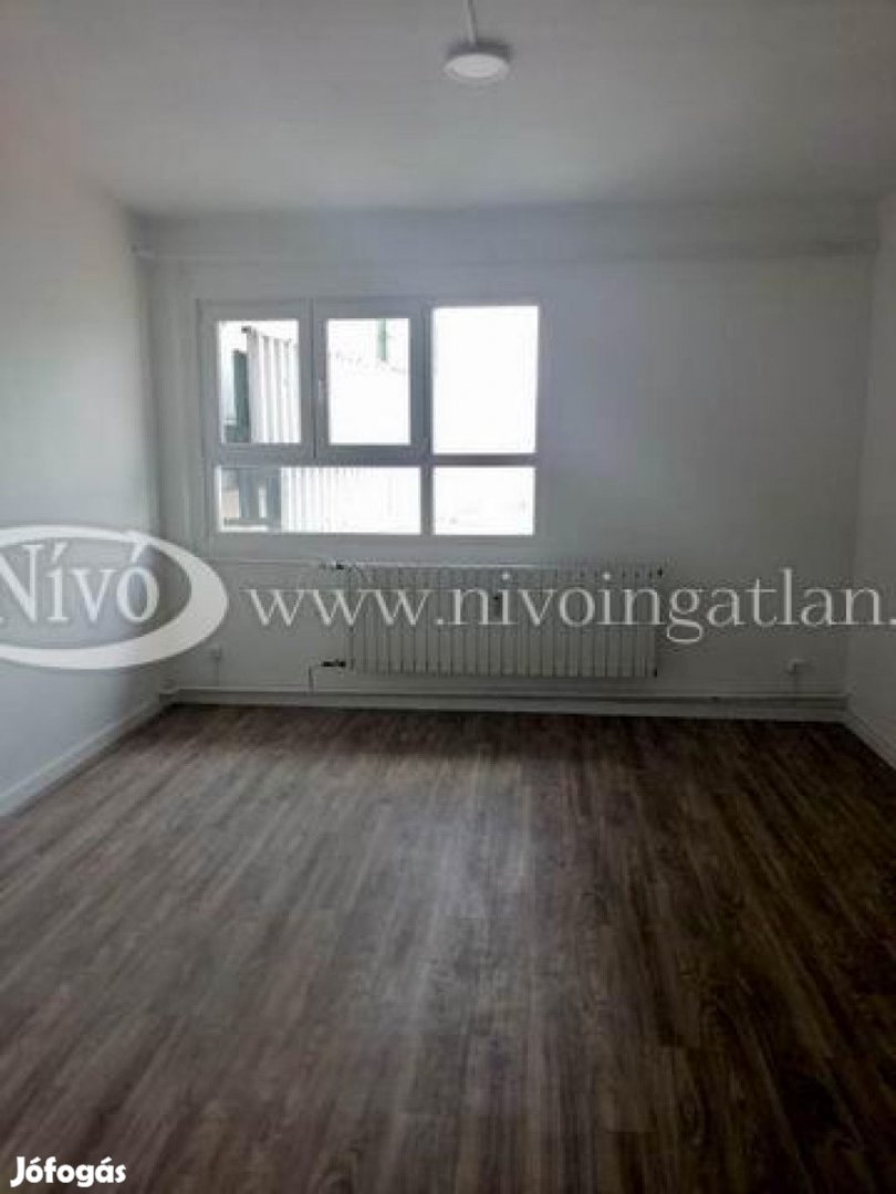 Kiadó 22 nm-es Üzlet Veszprém