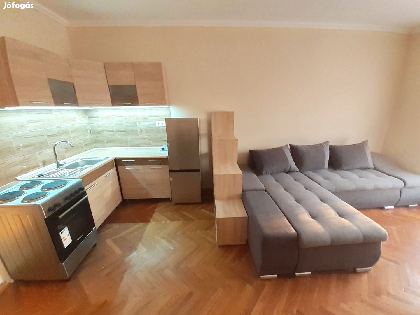 Kiadó 40 m2 tégla lakás, Debrecen