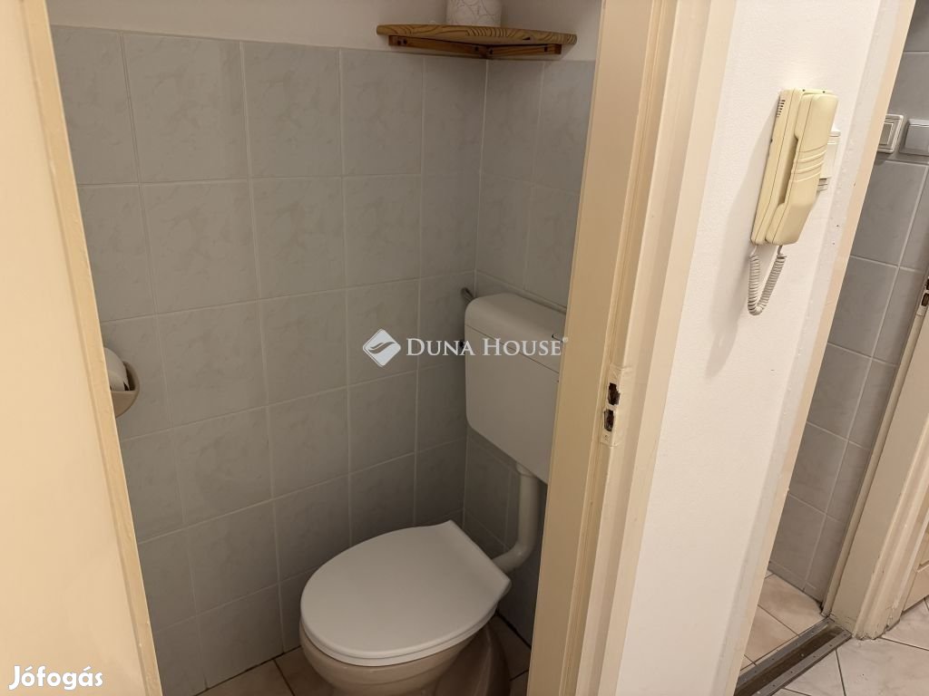 Kiadó 54 nm-es lakás Pécs